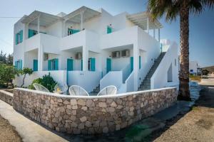 Michalis Studios, Apollonia