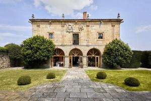 Helguera Palacio Boutique & Antique, Santander