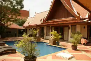 Sirinthara Villa, Nai Harn