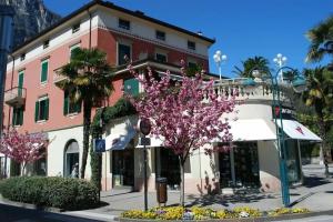 Sembenini Palace Apart-hotel