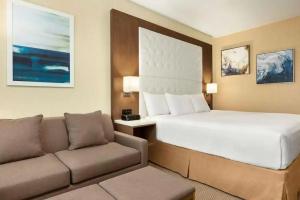 Wyndham Anaheim, Anaheim