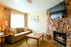 Snow Lake Lodge, Big Bear Lake