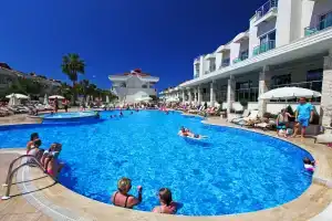 Dream Family Club Hotel, Side
