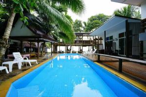 Apple Beachfront Resort, Trat