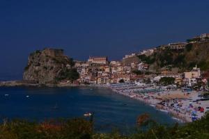 Scilla Sirene, Scilla