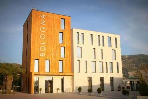 Hotel Bologna, Vlore