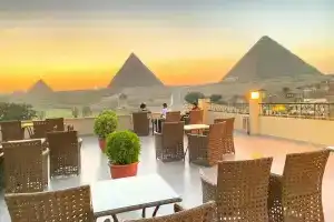 Egypt pyramids inn, Cairo