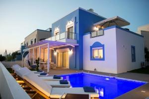 Seabreeze Villa - with Jacuzzi & heated pool, Mastichari