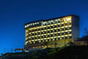 Hotel Lecadin, Karpenision