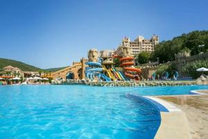 Villas Elenite, Elenite
