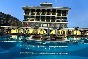 Serenity Queen Hotel, Konakli