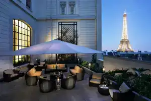 Shangri-La Hotel, Paris