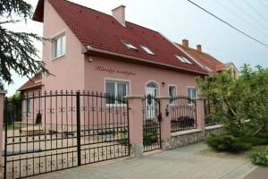 Károlyi Panzió Guest house, Eger