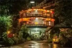 Hotel «Silver Oaks Inn»