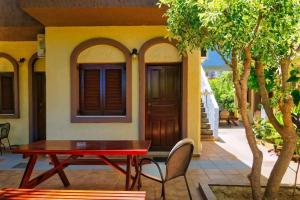 Fotoula Studios, Agia Pelagia