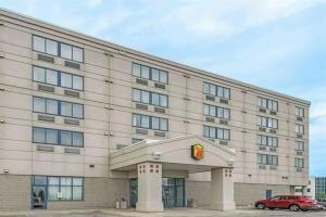 Super 8 by Wyndham Mississauga, Mississauga