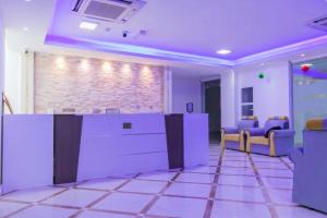 OYO 106 Muscat Grand Hotel Apartment, Al Murtafi‘ah