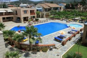 Omega Platanias, Platanias