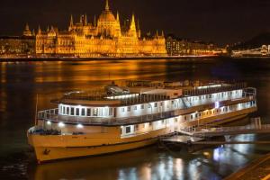 Grand Jules - Boat Hotel