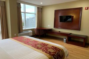 The Queens Hotel, Queens