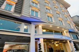 Tugcu Hotel Select