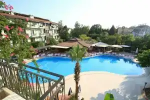 Lemas Suite Hotel, Side