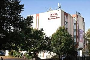 Hotel l'Amandier, Nanterre