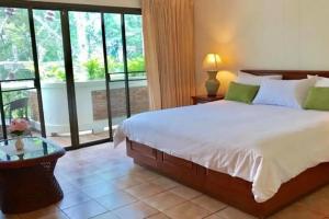 Surin Bay Inn, Surin
