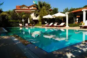 Hotel Dalos, Goecek