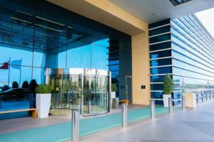 Holiday Inn & Suites - Festival City Mall, an IHG Hotel, Dubai