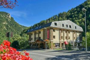 Hotel Palarine, Erts