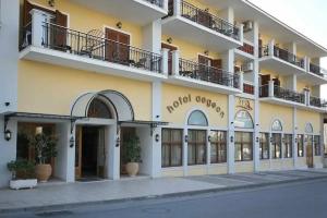 Aegeon Hotel, Karlovasi