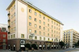 Hotel, Naples