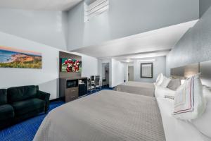 The Admiralty Inn & Suites, Falmouth