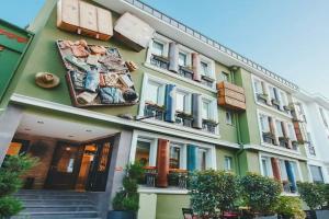 Hotel Poem, Istanbul