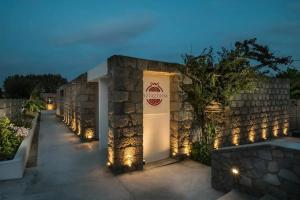 Melagrana Apart-hotel, Adamas