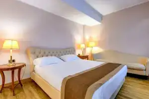 Hotel Master, Brescia