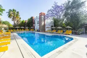 Hotel «Kriss Otel», Ortakent