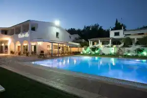 Paradise Inn, Liapades