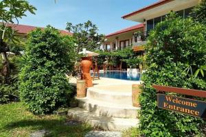 Baan Sooksiri Bangsaray Hotel, Ban Bang Sare