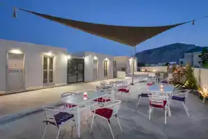 Sun Springs Hotel, Kamari