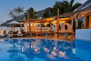 Hermes Hotel, Kamari