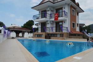 Funda Hotel, Goecek