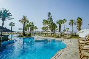 Golden Bay Beach Hotel, Larnaka