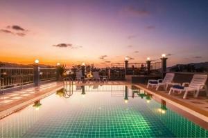 The Crystal Beach Hotel, Patong