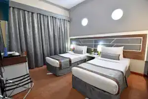 Nejoum Al Emarat, Sharjah