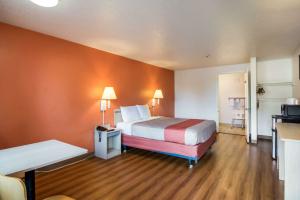 Hotel «6 Vancouver», Vancouver