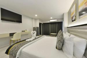 Berich Hotel, Tak