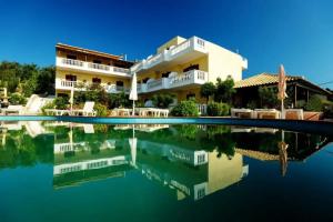 Blue Horizon Studios, Skiathos Town