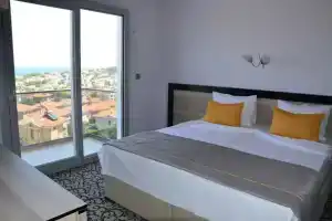 Elisa Hotel, Ayvalik